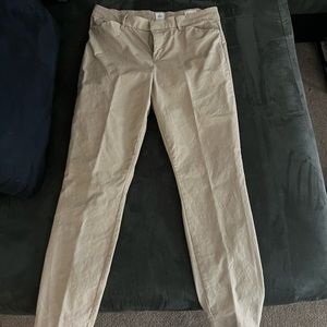 Size 8 gap skinny khaki pant